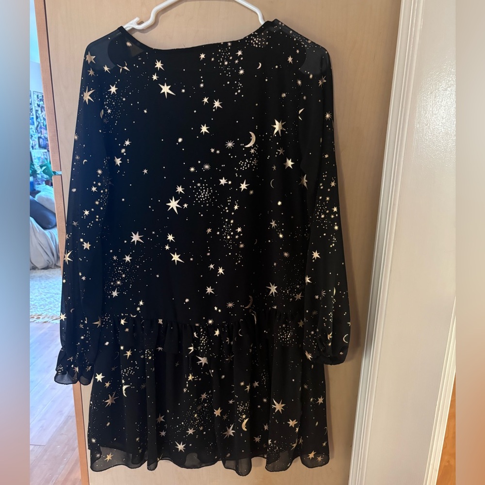 Long Sleeve Ruffle dress - Picture 4 of 4